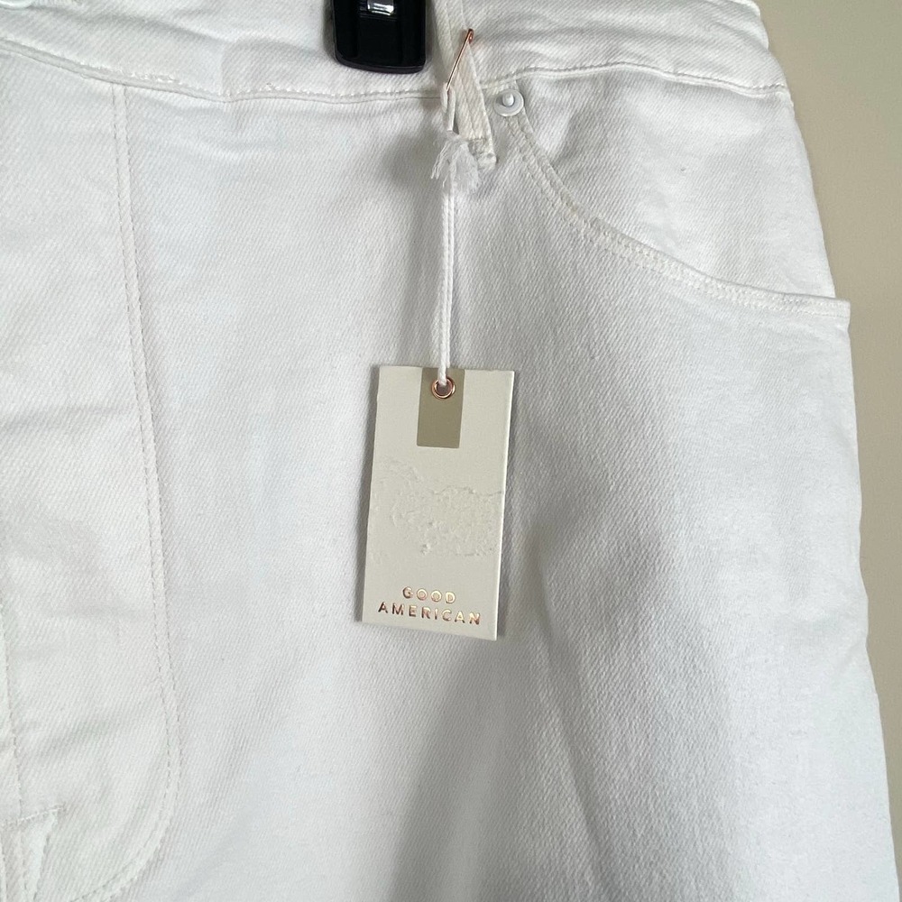 Good American women size 22 denim shorts Boombshell white raw hem 90s NWT cheek - Picture 3 of 7